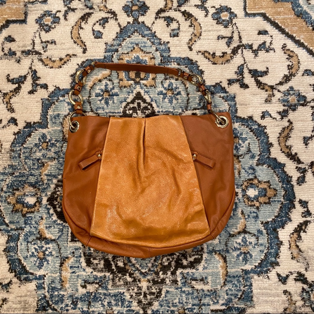 Beautiful Vince Camuto shoulder bag